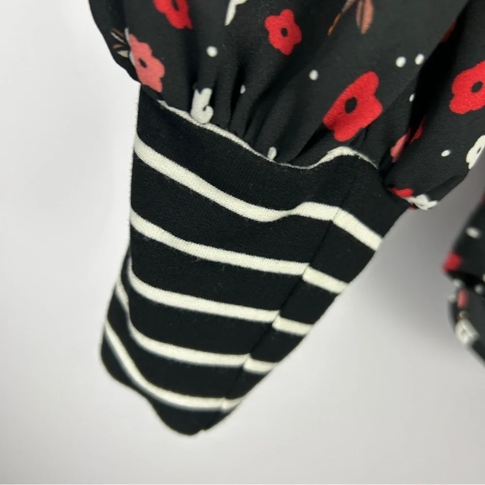 Cabi Floral Long Sleeves Striped Cuffs Button Down Blouse Small Black Red - Picture 9 of 13